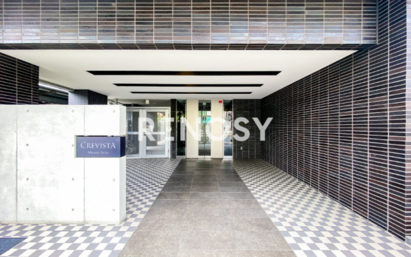 5/5 エントランス