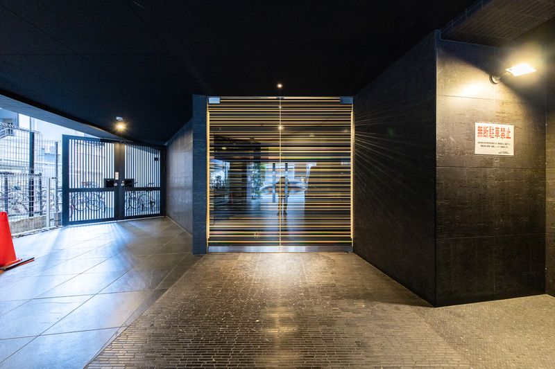 5/5 エントランス