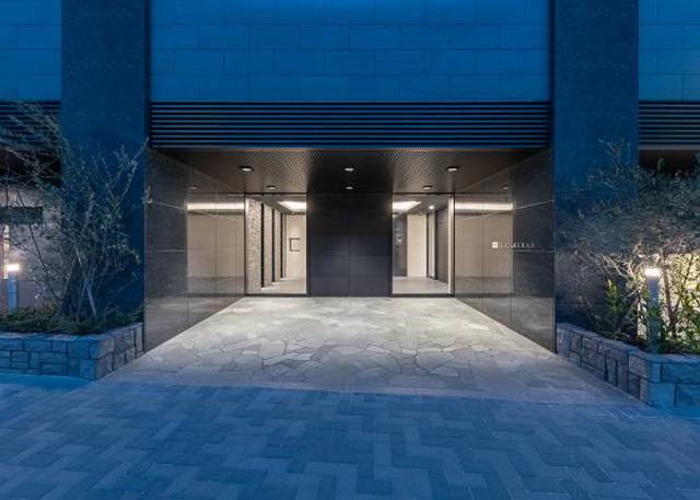 25/29 エントランス