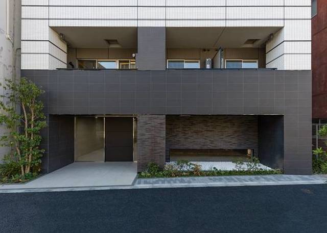 25/30 エントランス