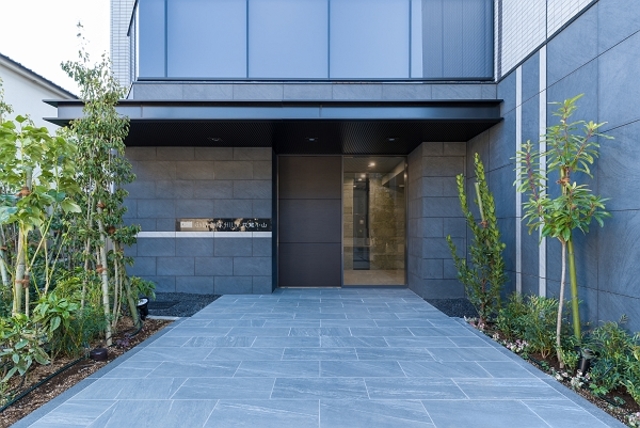 13/19 エントランス