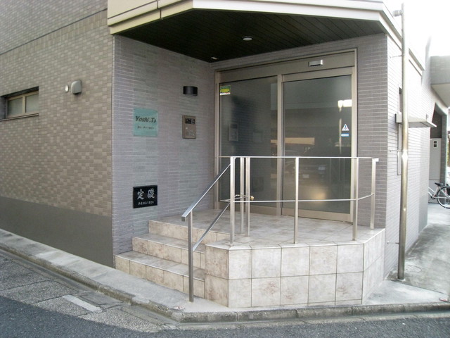 16/17 エントランス