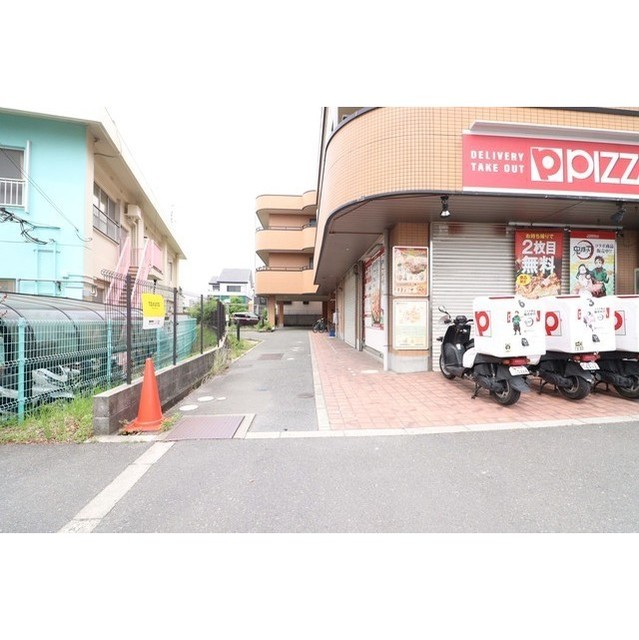 22/27 エントランス