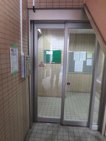 15/16 エントランス