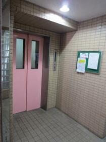 16/16 エントランス