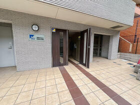 2/2 エントランス