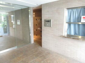 14/14 エントランス