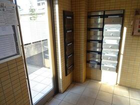 16/16 エントランス