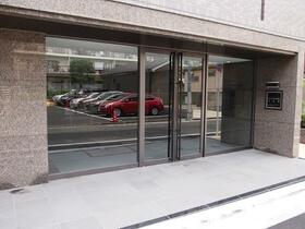 16/16 エントランス