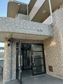 13/14 エントランス