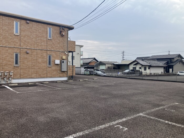 16/17 駐車場