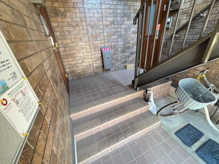 15/16 エントランス