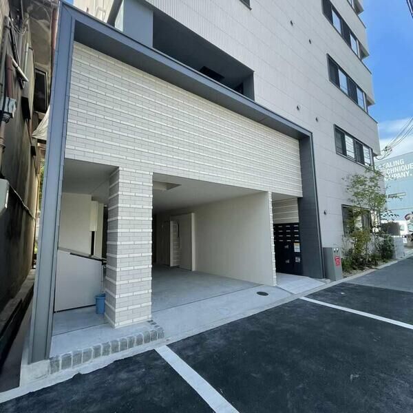 13/13 エントランス