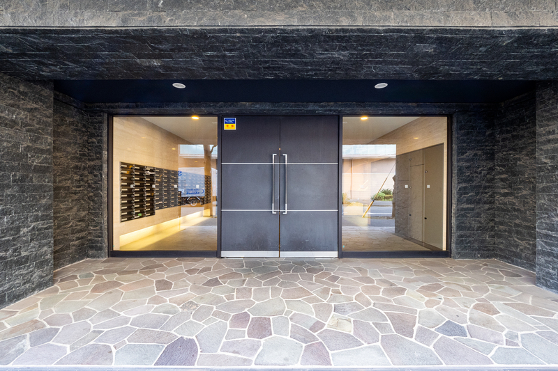 2/2 エントランス