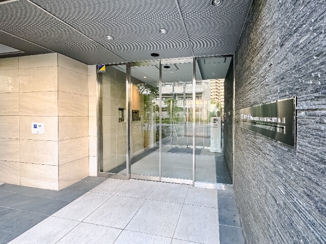 15/18 エントランス