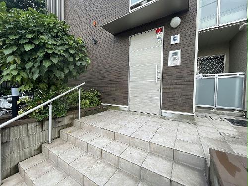 14/14 エントランス