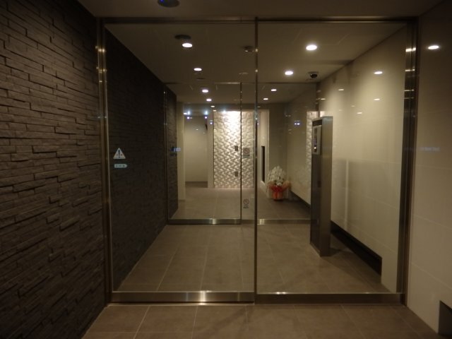 15/15 エントランス