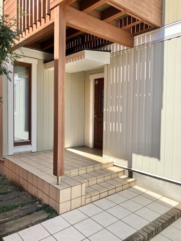 16/17 エントランス