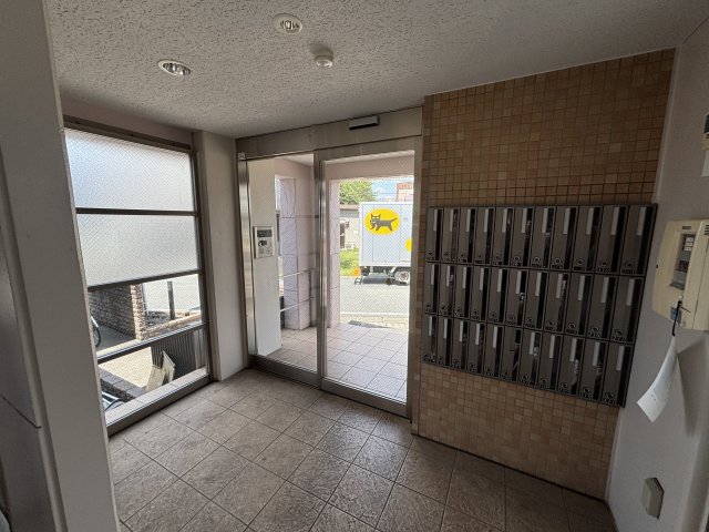 15/16 エントランス