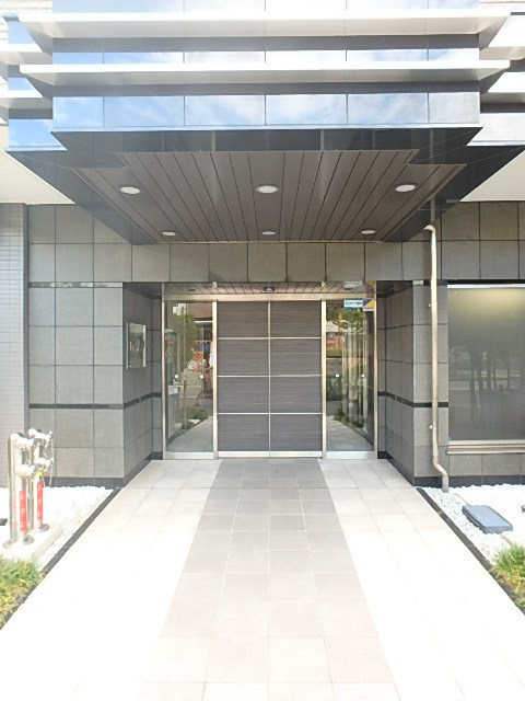 19/20 エントランス