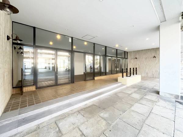 15/18 エントランス