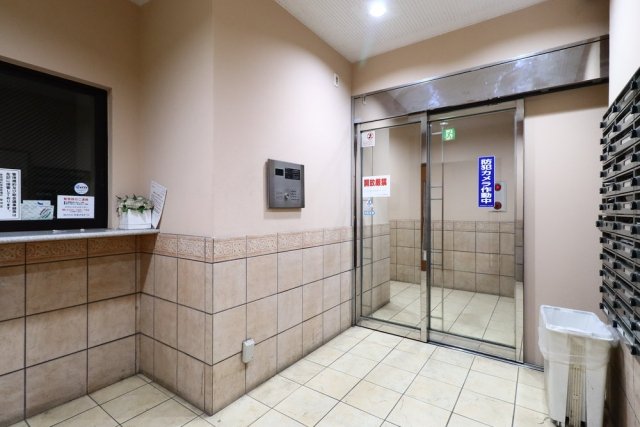 13/16 エントランス