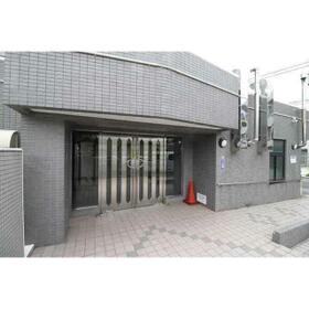 16/16 エントランス