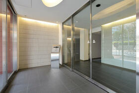 13/16 エントランス