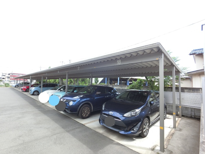 18/23 駐車場