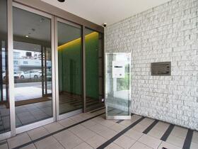 16/16 エントランス