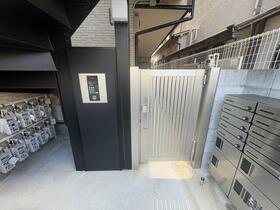 2/2 エントランス