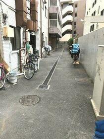 16/16 駐車場