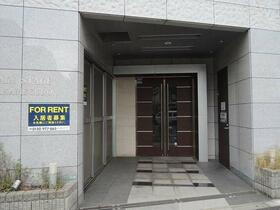 13/14 エントランス