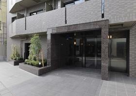 16/16 エントランス