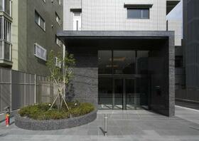 16/16 エントランス