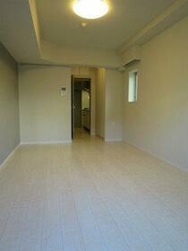 16/16 エントランス