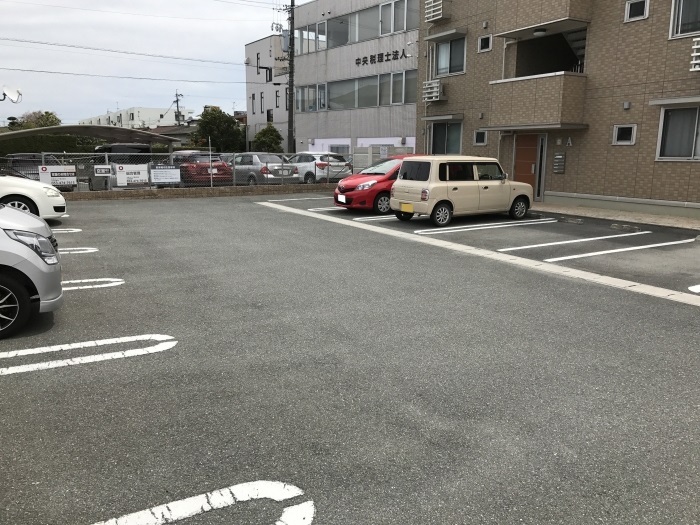 20/20 駐車場