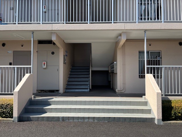 21/22 エントランス