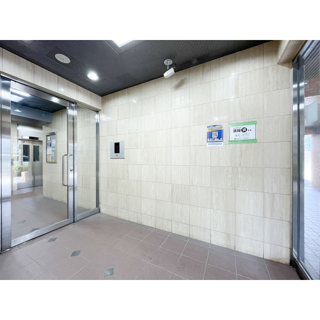 21/27 エントランス