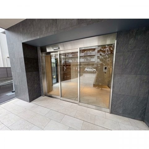 5/5 エントランス