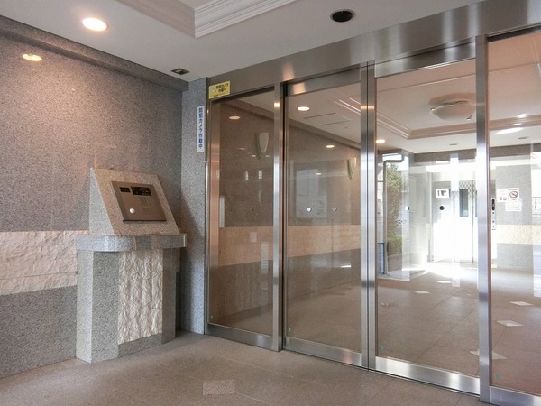 14/14 エントランス