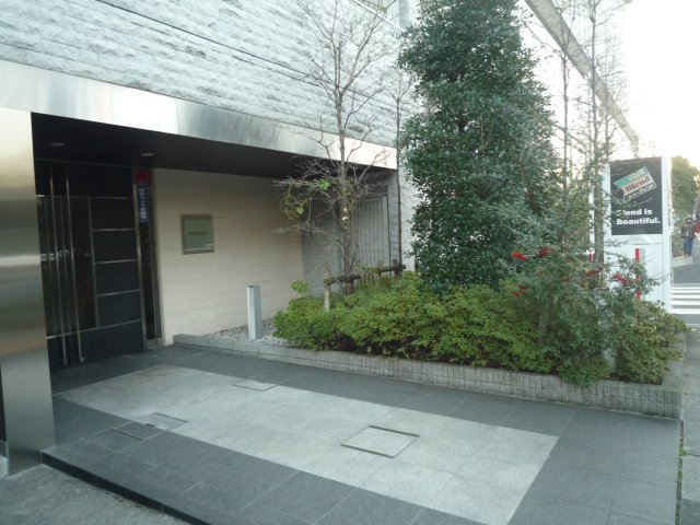 4/4 エントランス