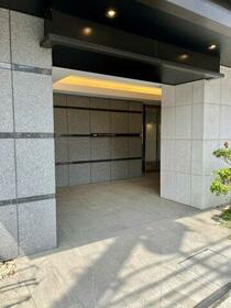 16/16 エントランス