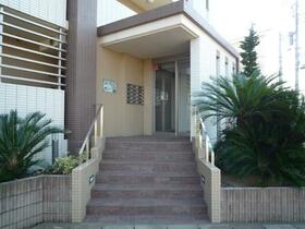 16/16 エントランス