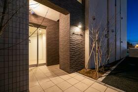 14/14 エントランス