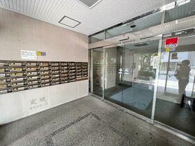 16/16 エントランス