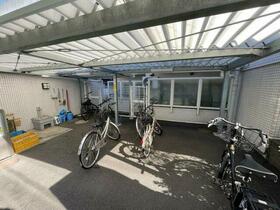 13/13 エントランス