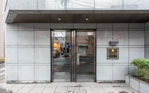 5/5 エントランス