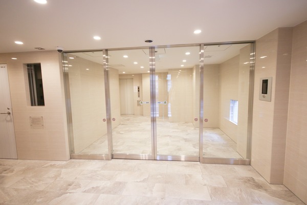 5/5 エントランス