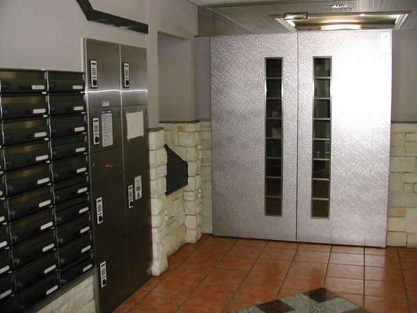 4/4 エントランス